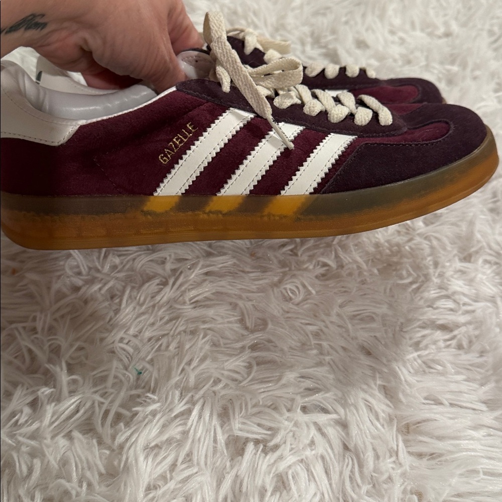 Adidas x Gucci Gazelle in burgundy size 7 men’s - Picture 13 of 14